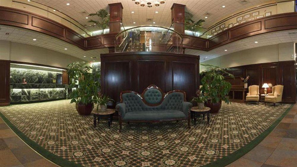 Отель Crowne Plaza Pensacola Grand Экстерьер фото