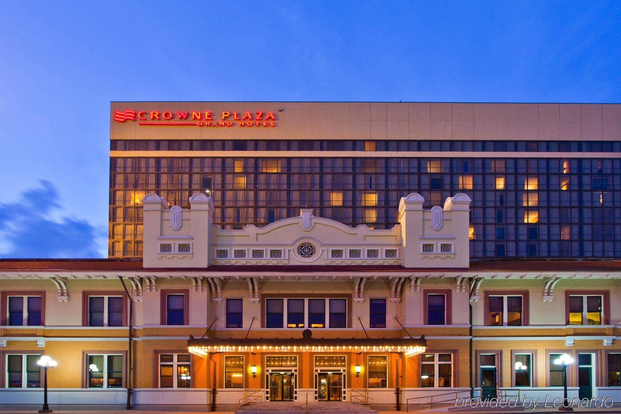 Отель Crowne Plaza Pensacola Grand Экстерьер фото