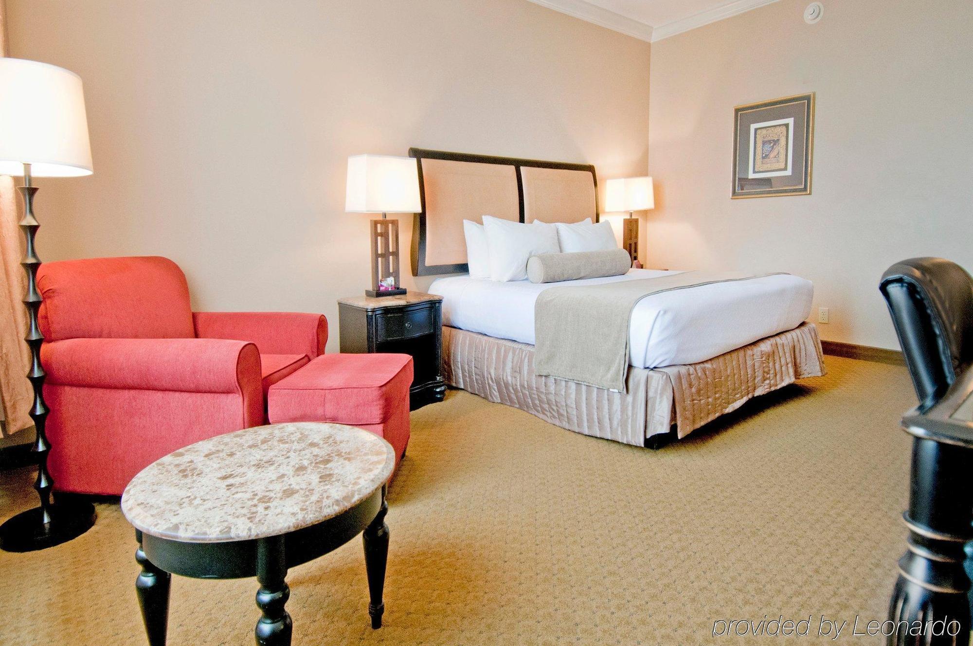 Отель Crowne Plaza Pensacola Grand Экстерьер фото